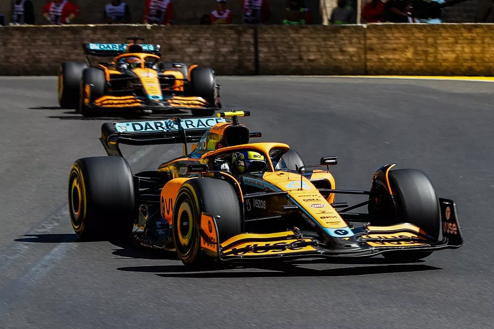 Lando Norris, McLaren MCL36, Daniel Ricciardo, McLaren MCL36