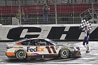 NASCAR: Hamlin conquista vitória inédita em Charlotte após prova insana