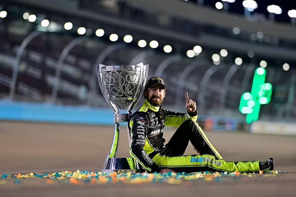 Campe&oacute;n Ryan Blaney, Equipo Penske, Menards/Dutch Boy Ford Mustang