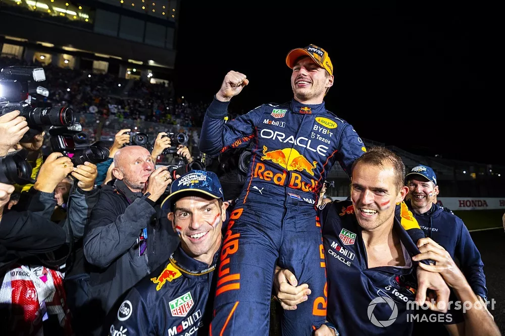 Max Verstappen, Red Bull Racing, 1st position, celebrates World Championship victory with his team