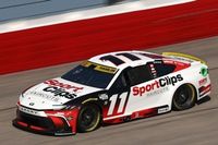 Denny Hamlin logra la pole para la Southern 500 de NASCAR Cup en Darlington