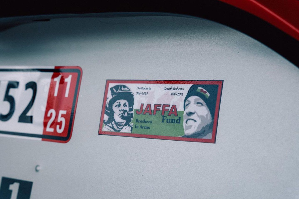 WRC | Evans dedica un adesivo ai fratelli Roberts, Dai e Gareth