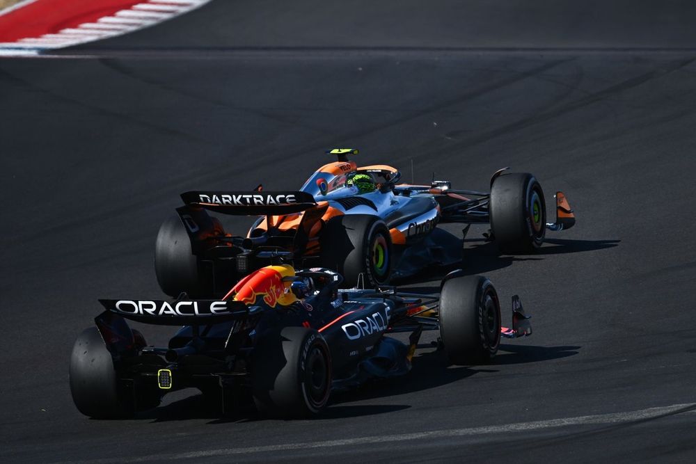 Lando Norris, McLaren MCL38, Max Verstappen, Red Bull Racing RB20