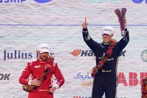 Fórmula E Yeda: Épica victoria de Gunther ante Rowland en el estreno del Pit Boost