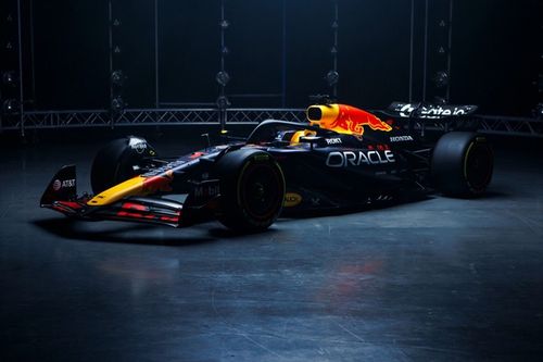 F1: Red Bull revela carro 'real' de Verstappen e Lawson para 2025