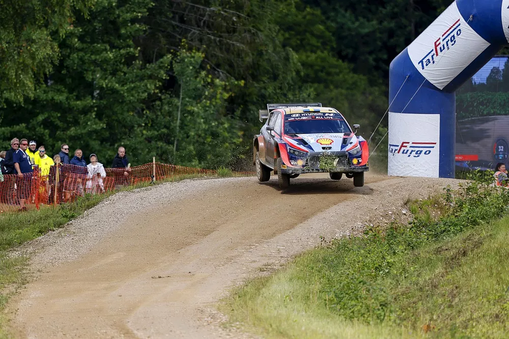 Oliver Solberg, Elliott Edmondson, Hyundai World Rally Team Hyundai i20 N Rally1