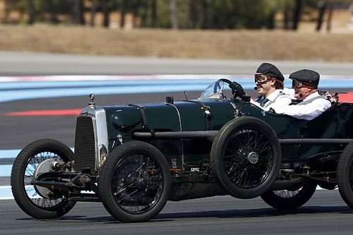 F1: Vettel volta ao passado com Aston Martin de 1922 em Paul Ricard