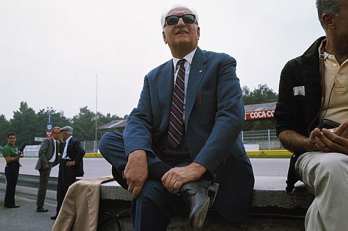Apple comienza a trabajar en una serie de Enzo Ferrari