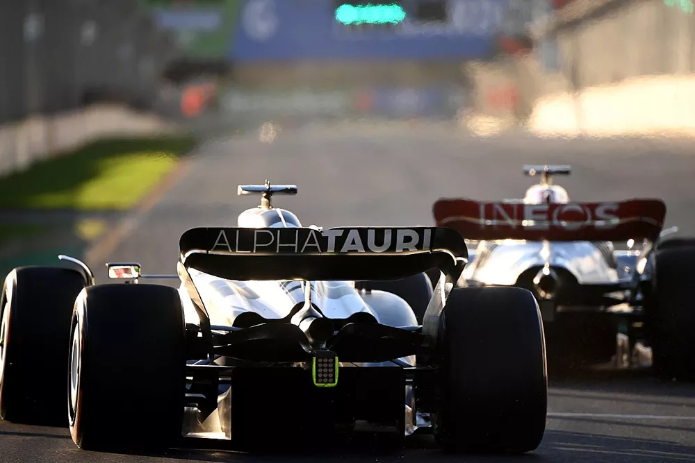 George Russell, Mercedes W13, Pierre Gasly, AlphaTauri AT03