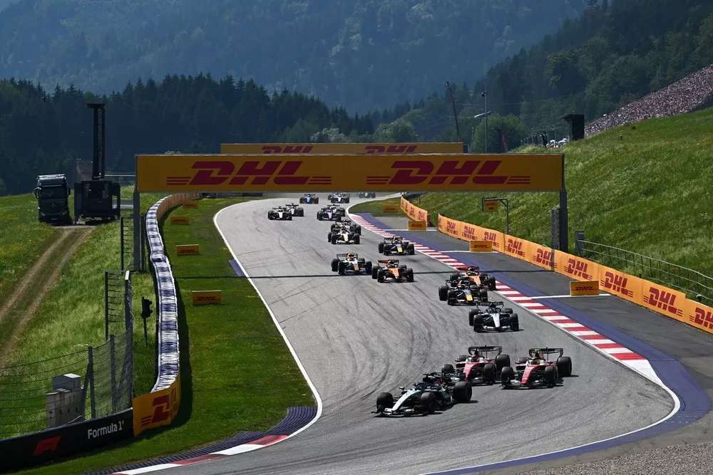 Charles Leclerc, Ferrari, Lewis Hamilton, Ferrari, George Russell, Mercedes