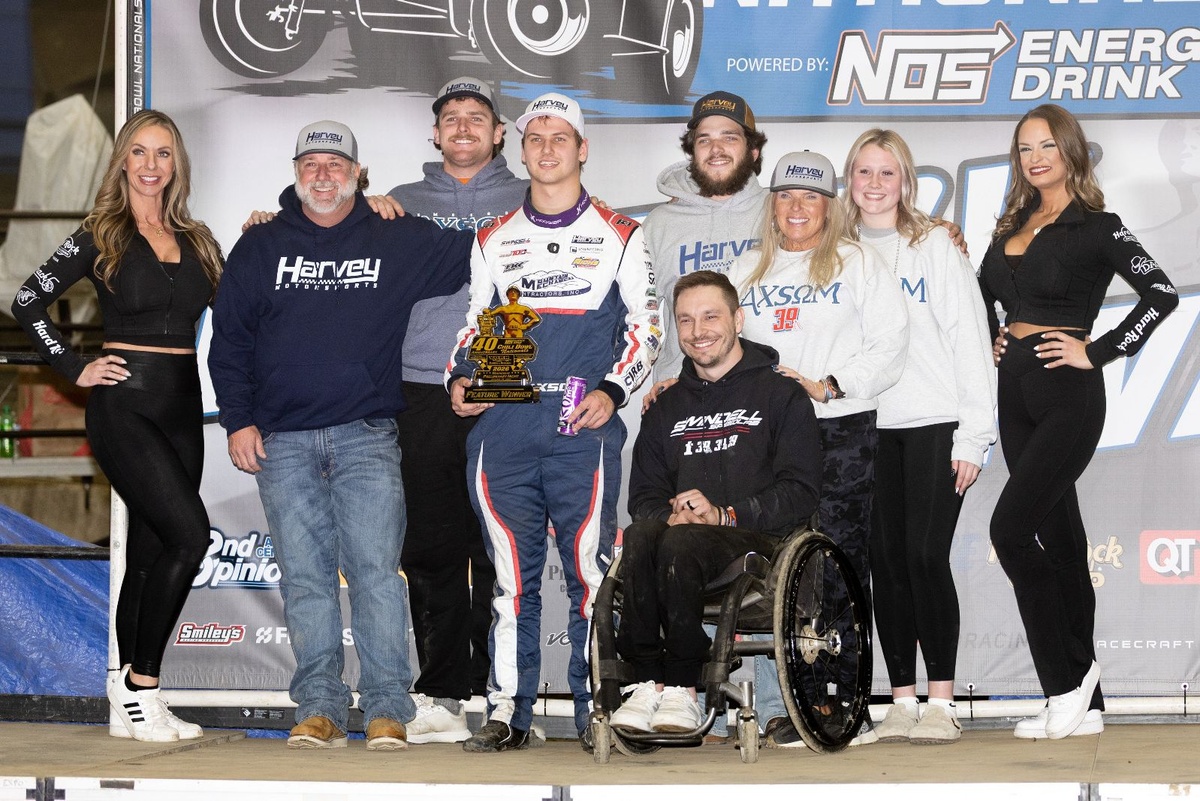 Emerson Axsom scores Chili Bowl prelim in real team environment