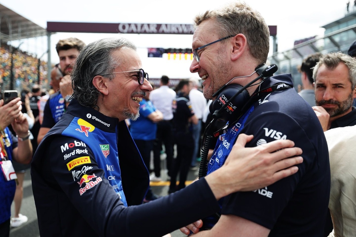 Mekies defiende la independencia de Red Bull y Racing Bulls ante las críticas de Zak Brown en 2026