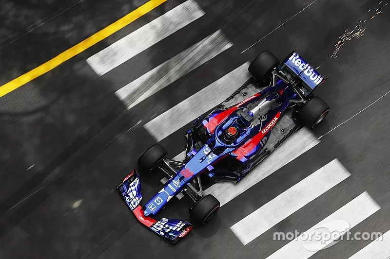Brendon Hartley, Toro Rosso STR13, fait des &eacute;tincelles