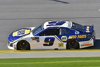 Chase Elliott y NAPA renuevan patrocinio para el No. 9 