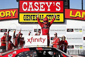Justin Allgaier fends off Bell for Xfinity Series win at Iowa