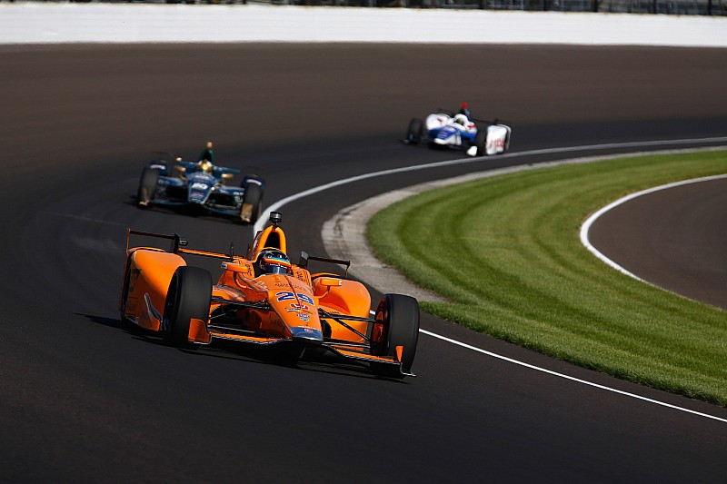 Алонсо: Заради Потрійної корони не обов’язково проводити сезон в IndyCar