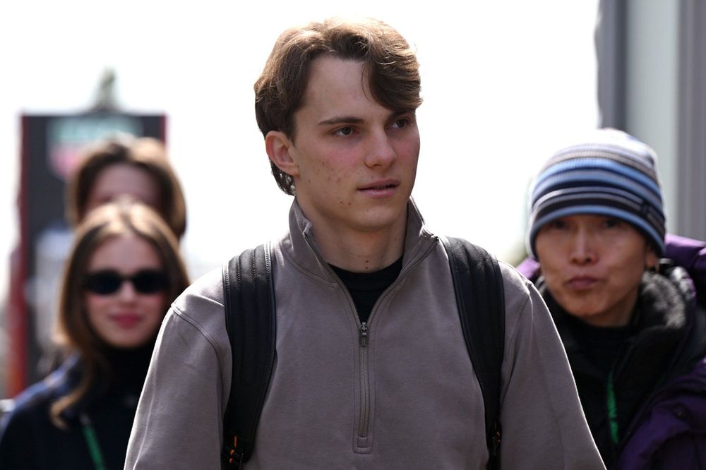 Piastri tops Japanese GP practice but Mercedes threat looms