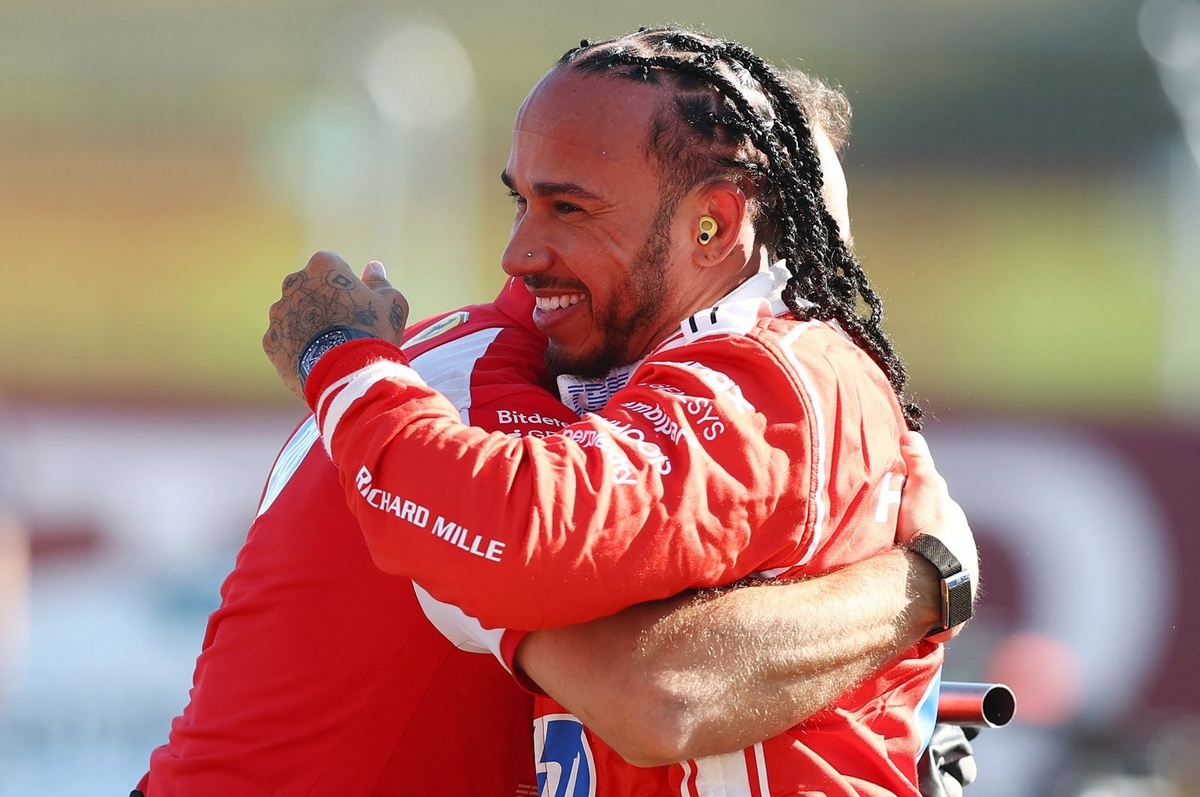 Hamilton "en las nubes" tras una pole sprint sorpresa en Silverstone