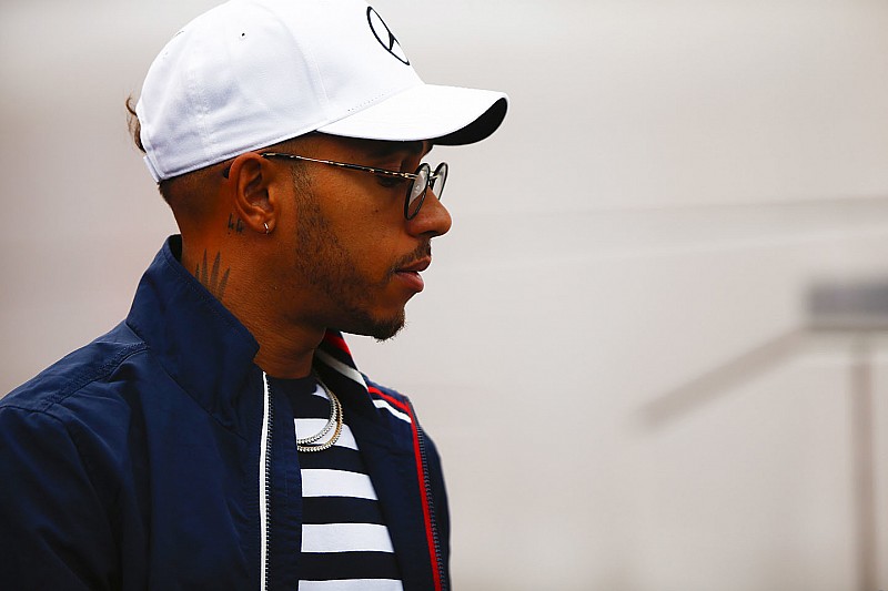 Hamilton reméli, hogy a Mercedes fejlesztései