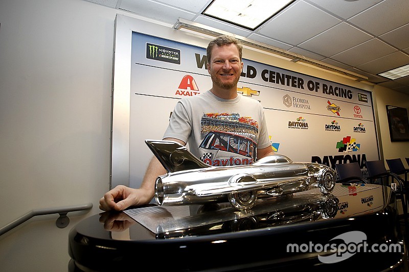 Dale Earnhardt Jr. sigue haciendo historia en Daytona