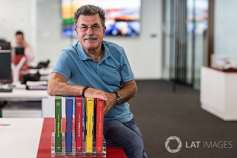 Rainer Schlegelmilch in the Motorsport Network office