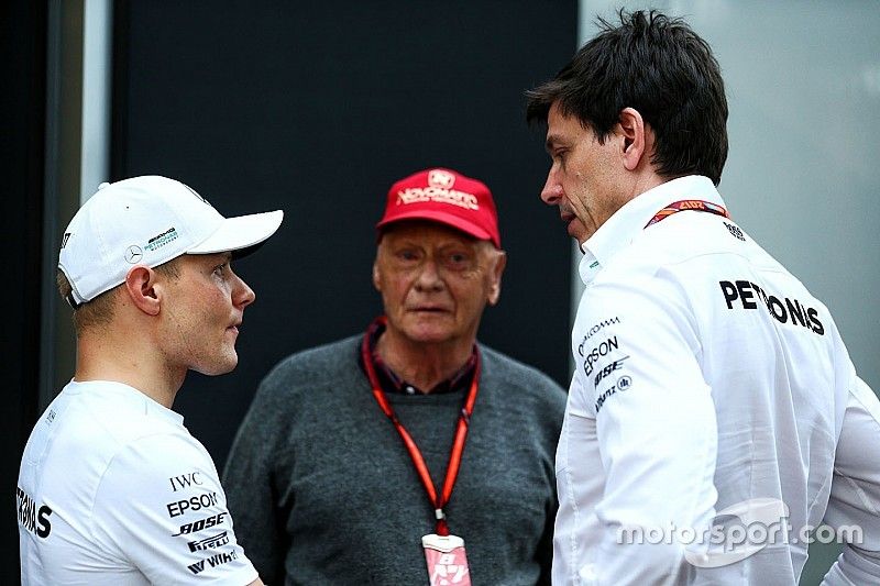 Valtteri Bottas, Mercedes AMG F1 con Niki Lauda, Mercedes y Toto Wolff, Mercedes AMG