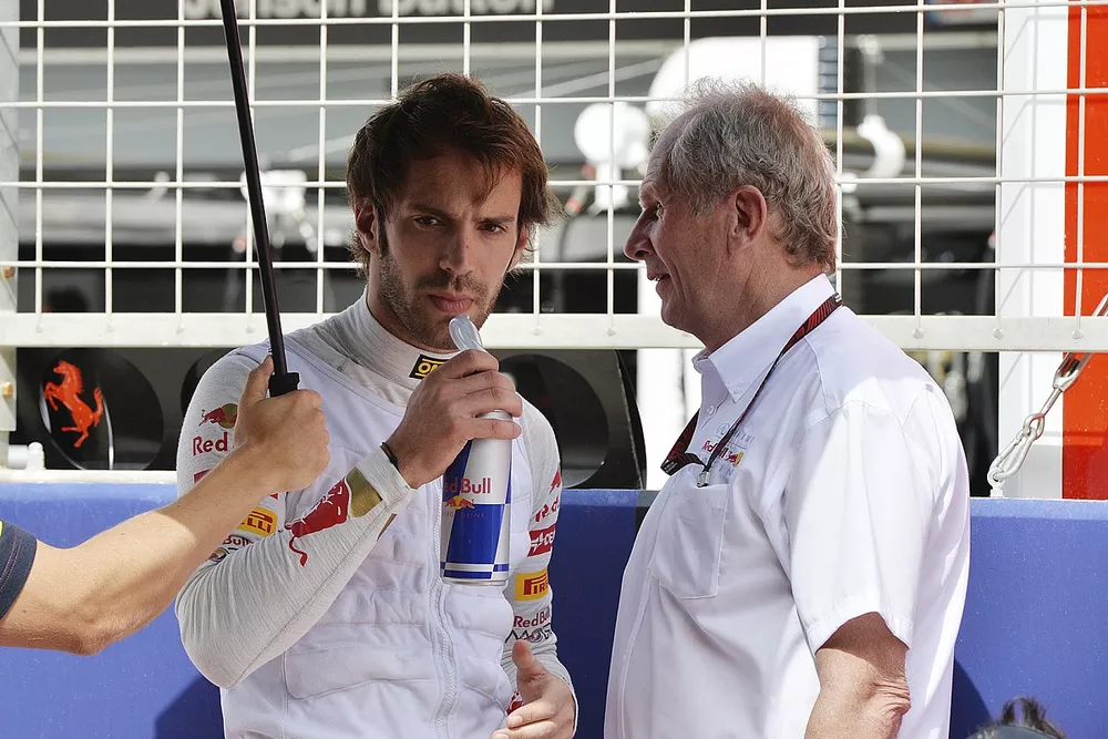 Jean-Eric Vergne,  Scuderia Toro Rosso et Dr. Helmut Marko, consultant sportif Red Bull, sur la grille