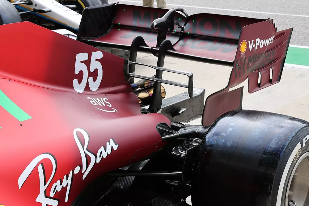 Detalle de la parte trasera del Ferrari SF21