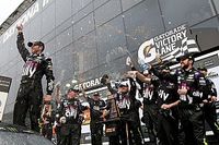 Jimmie Johnson gana el Daytona Clash acortado por lluvia