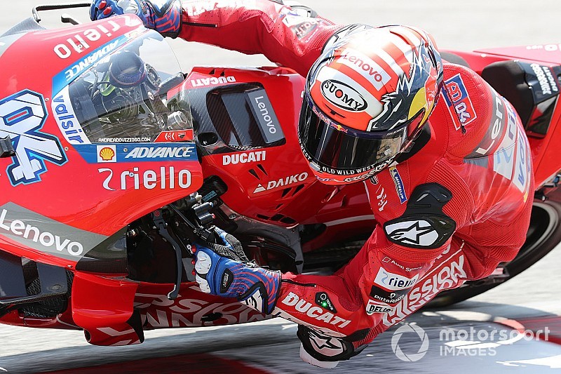 Test MotoGP Losail, Giorno 1: alle 20 è doppietta Ducati, cadono Marquez e Iannone