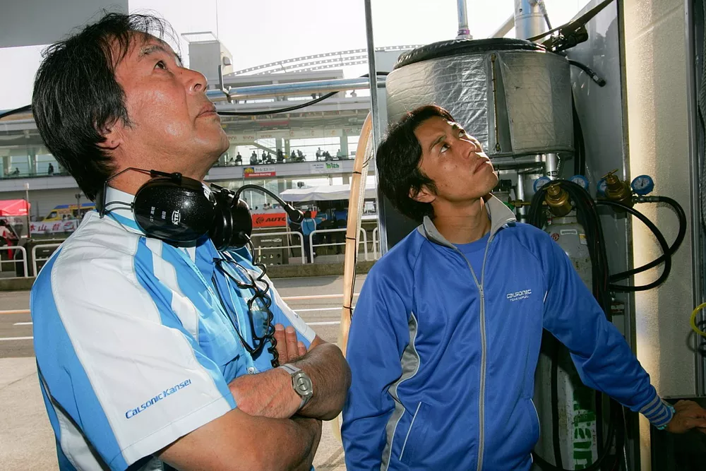 Kazuki Hoshino, Kazuyoshi Hoshino
