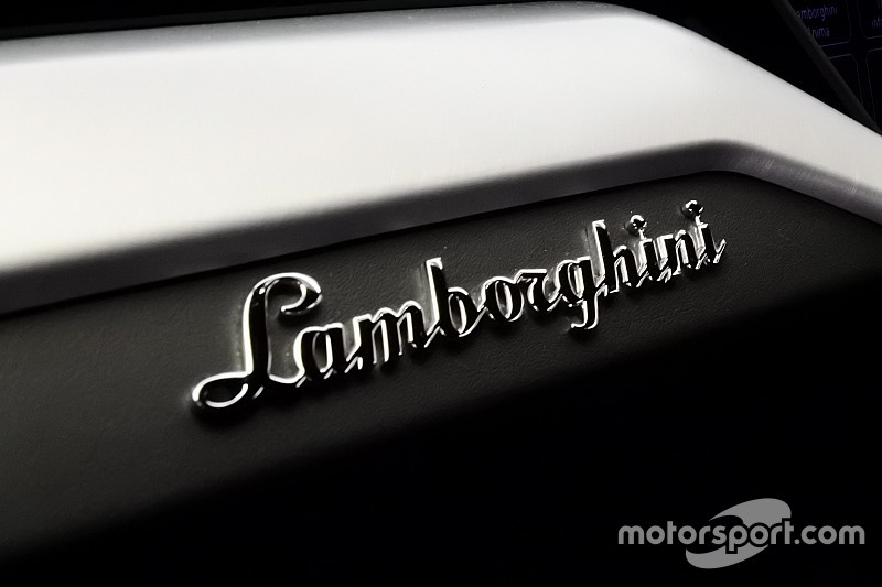 Lamborghini perkuat jaringan layanan di Indonesia