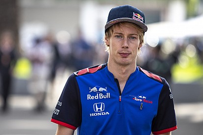 Hartley se dio cuenta de que necesitaba defenderse