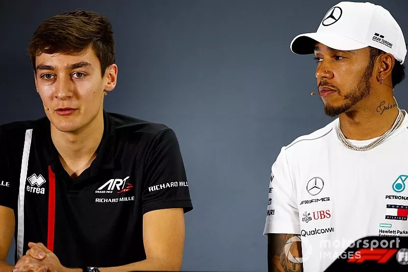 George Russell, Williams Racing, et Lewis Hamilton, Mercedes AMG F1, en conf&eacute;rence de presse