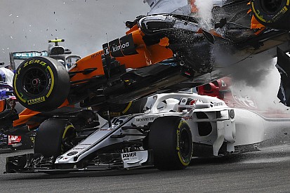 Exclusief: Halo voorkwam contact tussen Alonso en hoofd Leclerc in Spa