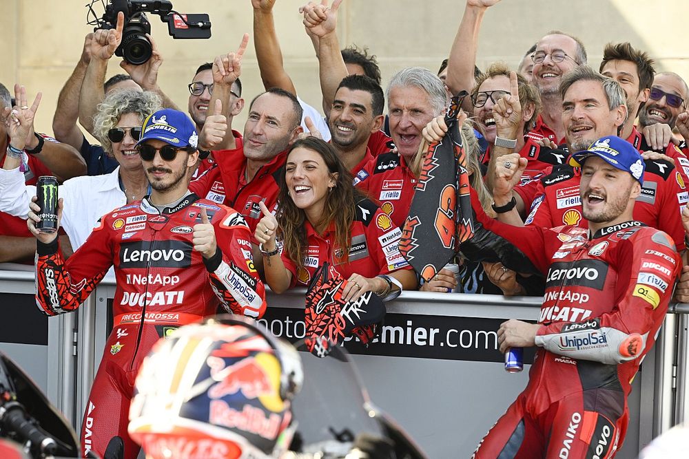 Ganador de la pole Francesco Bagnaia, Ducati Team, segundo puesto Jack Miller, Ducati Team