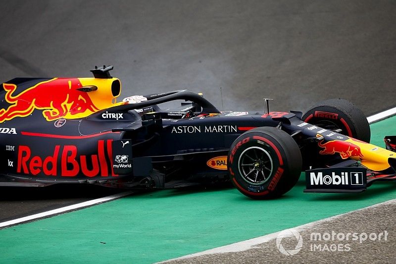 Max Verstappen, Red Bull Racing RB15 spins