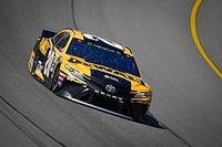 Erik Jones lidera la pr&aacute;ctica final y Su&aacute;rez toca el muro