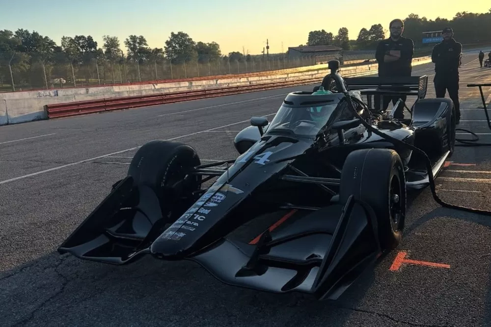 Caio Collet, o carro-chefe #14 da AJ Foyt na IndyCar