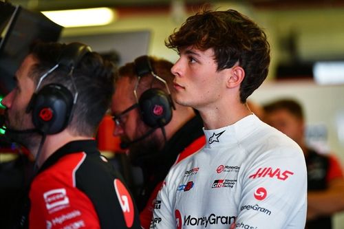 Bearman critica las reglas sobre los pilotos rookies de la F1