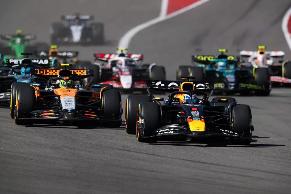 Lando Norris, McLaren, Max Verstappen, Red Bull Racing