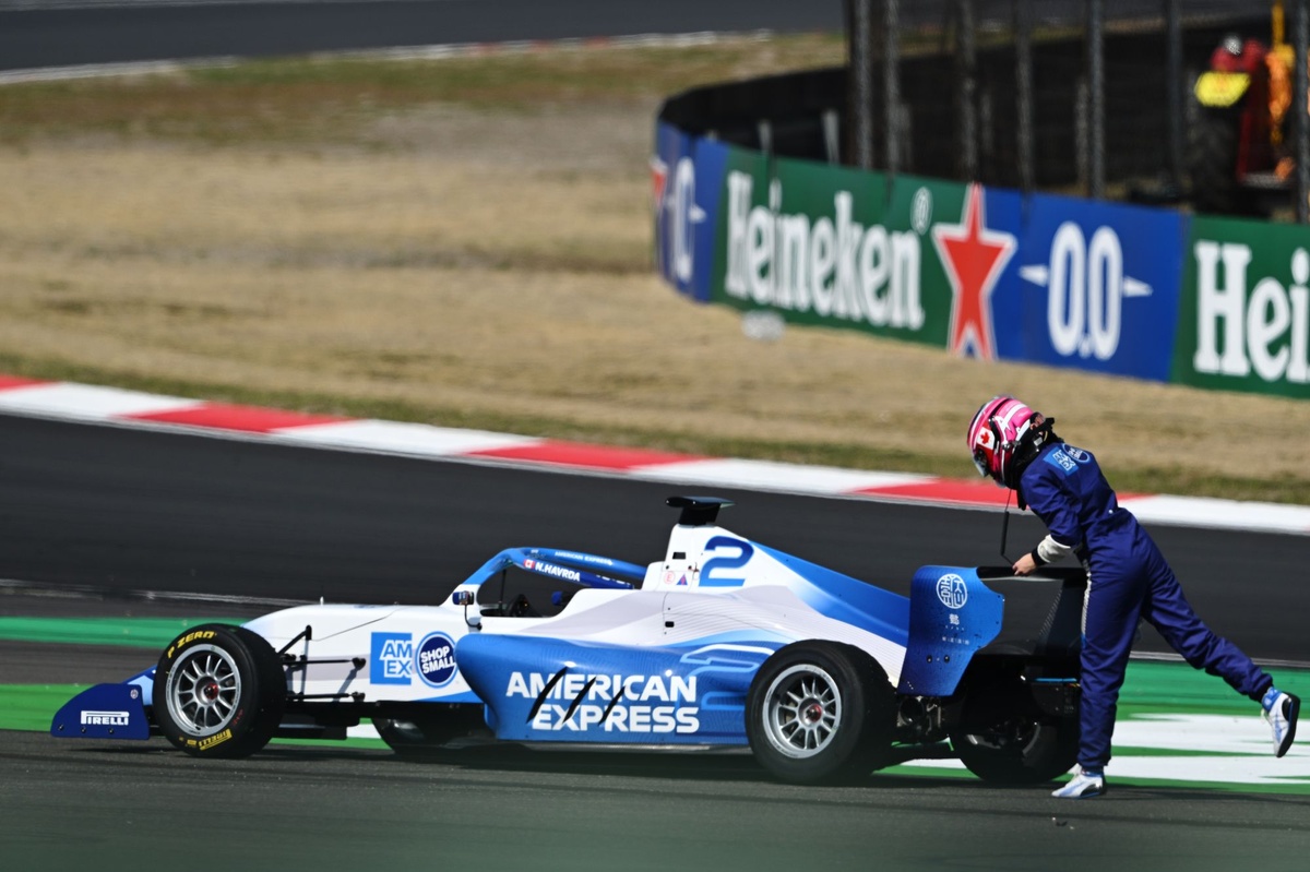 F1 Academy star Nicole Havrda transferred to hospital after Singapore crash