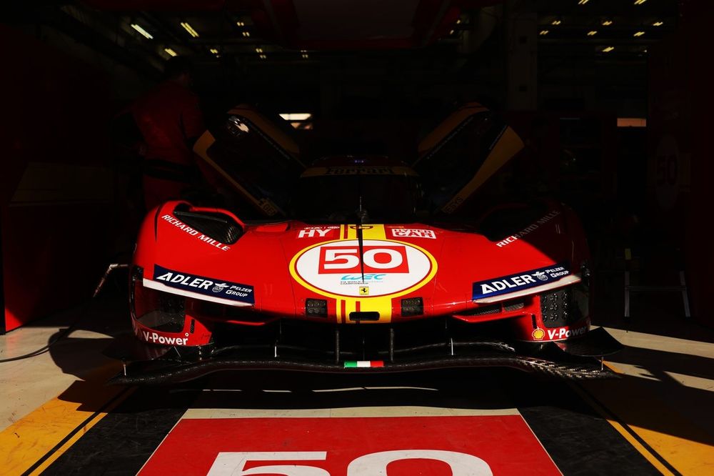#50 Ferrari AF Corse Ferrari 499P: Arthur Leclerc 