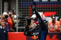 Verstappen arrasa en China, con podio de Pérez y Alonso a pie cambiado