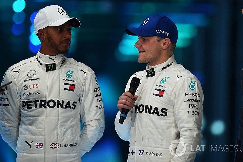 Valtteri Bottas, Mercedes AMG F1, Lewis Hamilton, Mercedes AMG F1, Toto Wolff, Mercedes AMG F1