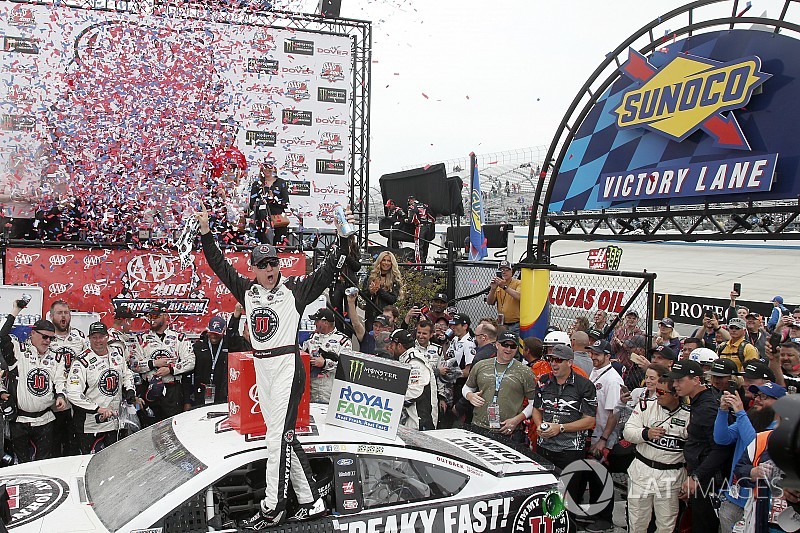 Kevin Harvick dominates in SHR 1-2 at Dover