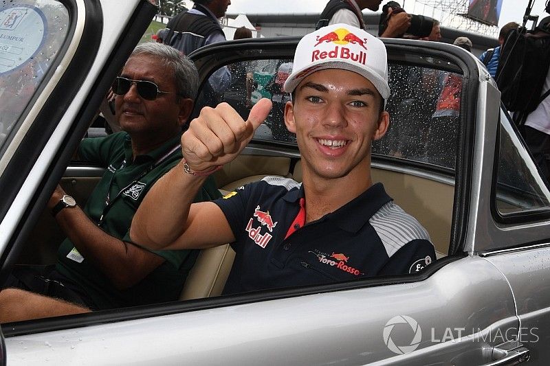 Pierre Gasly, Scuderia Toro Rosso on the drivers parade