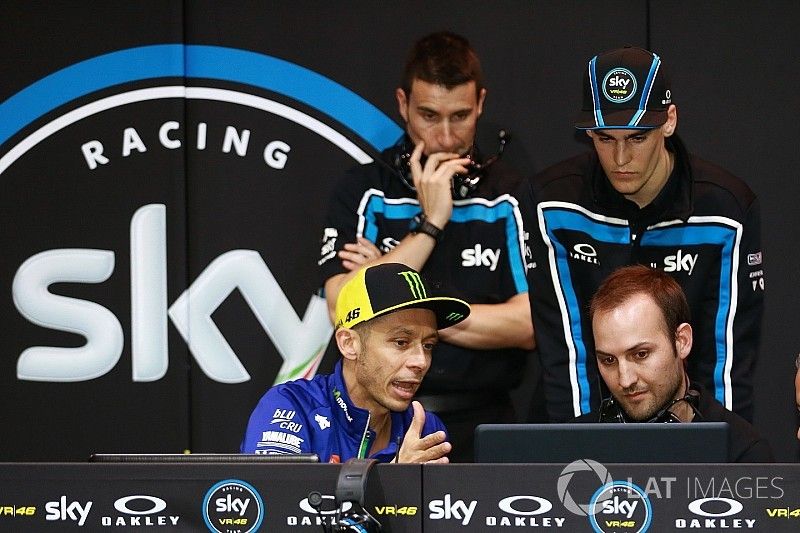 Valentino Rossi con Stefano Manzi, Sky Racing Team VR46