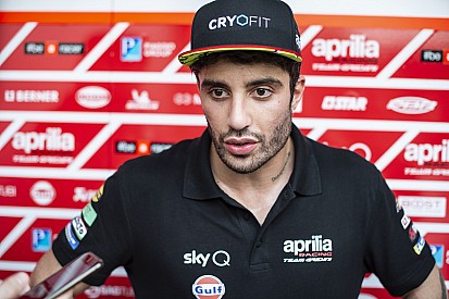 Iannone: "Mi sono divertito a guidare l'Aprilia, il feeling è migliore del previsto"