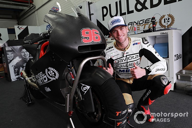 Jake Dixon songsong debut Moto2